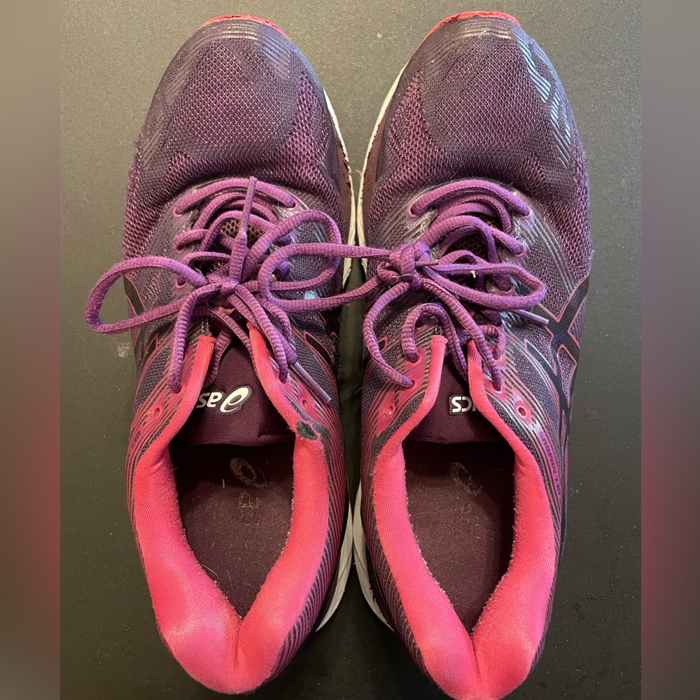 ASICS tennis shoes